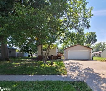 906 G Ave W, Oskaloosa, IA, 52577