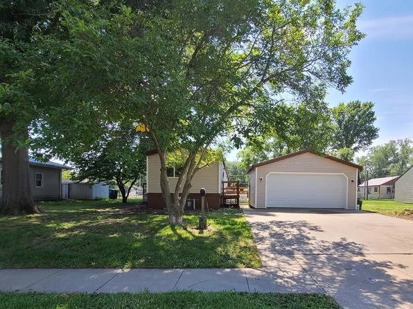 906 G Ave W, Oskaloosa, IA 52577