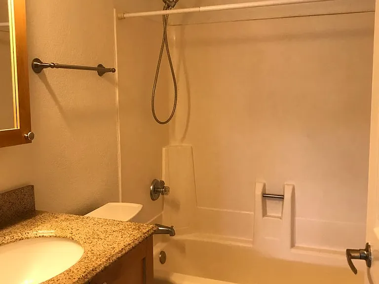 1808 N 32nd St #101 — Photo 17