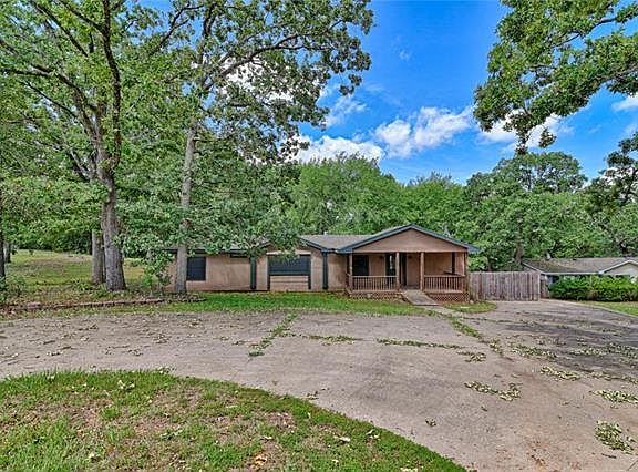 2nd image of 139 Cambridge Dr