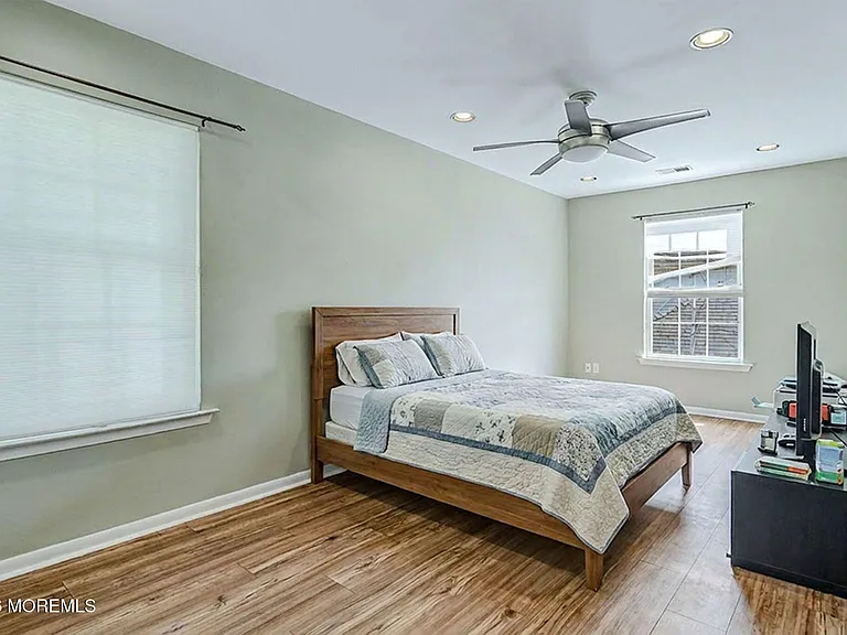 450 Beachway Ave — Photo 28