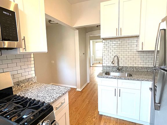 4th image of 914 Main St #3N