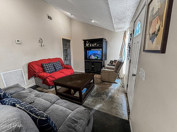 4th image of 908 Kraft Ave