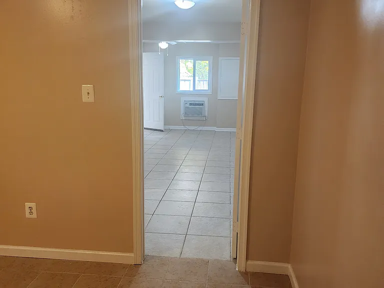 19666 Club Lake Rd #BASEMENT 1BD RM — Photo 9