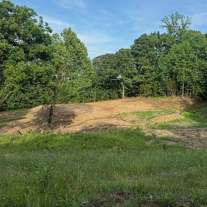 2nd image of 2.37 Glen Lily Rd