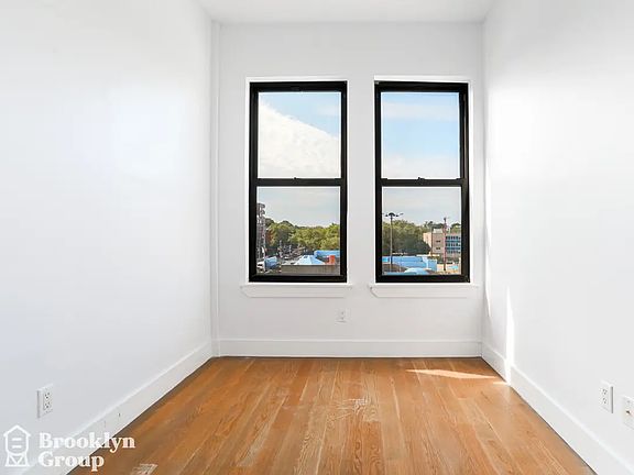 3rd image of 66 Pulaski St APT 6