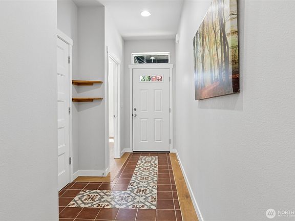 4th image of 1212 9th Avenue SE