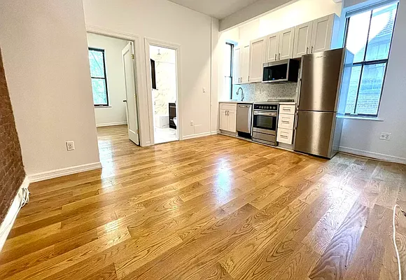 Rented by J PRESTON AND ASSOCIATES INC | media 1