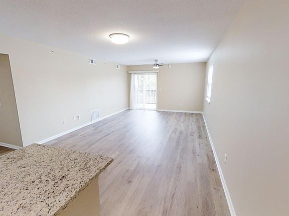 3rd image of 1150 E 51st St #3B