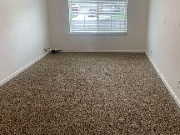 5th image of 2044 Lombardy Ct