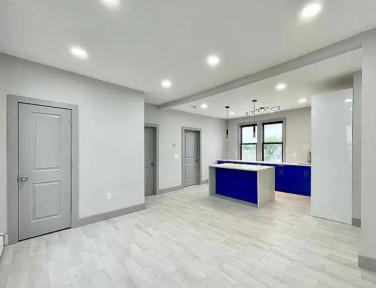 281 Cator Ave — Photo 2