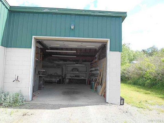 2nd image of 524 Pine St