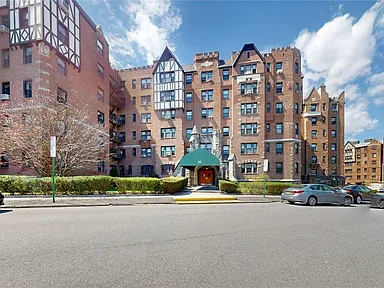 レオナルド・ウェーバー　[ WHITE PLAINS , NY ] 15 N Broadway, White Plains, NY 10601 - APN/Parcel ID: 1700-125