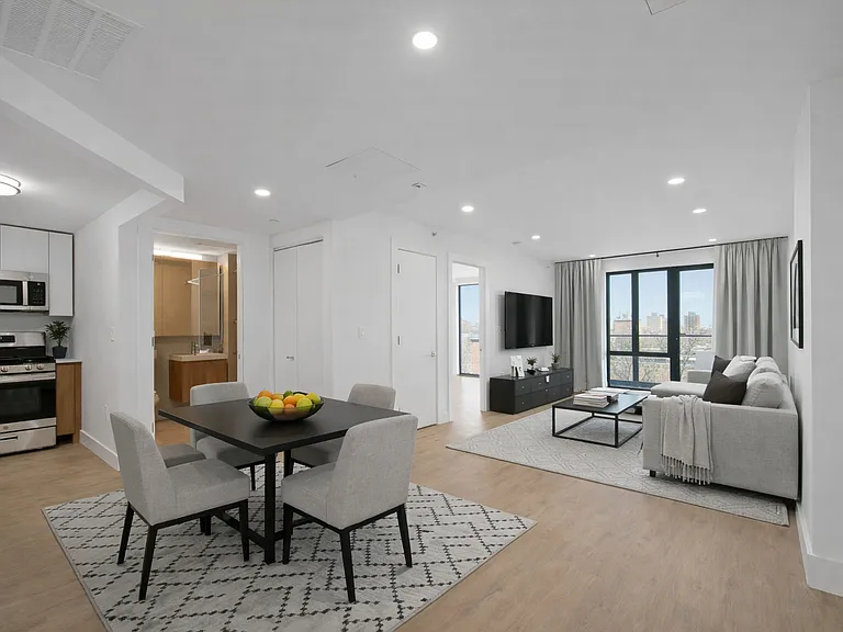 2516 37th Ave #4B — Photo 6