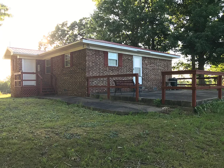 474 Roadrunner Ln — Photo 1