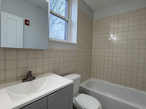 5th image of 3 Parnell Pl APT 2C