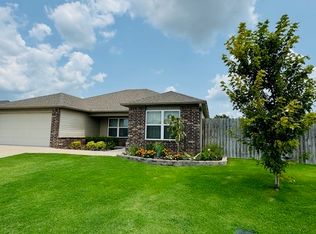 2103 N Lexington St, Siloam Springs, AR 72761