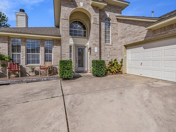 2nd image of 1113 Woodview Dr