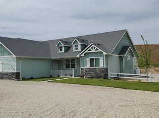 9279 Rolling Hills Ct, Nampa, ID 83686