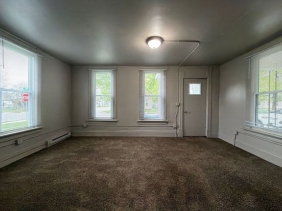 2nd image of 301 S 10th St #301