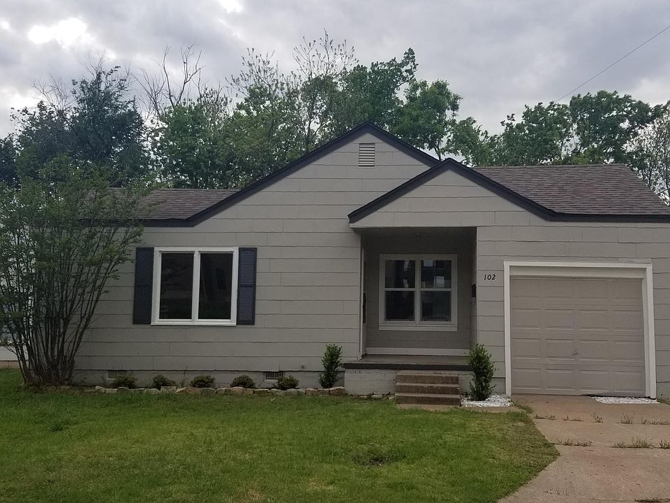 1st image of 102 S Redwood Dr