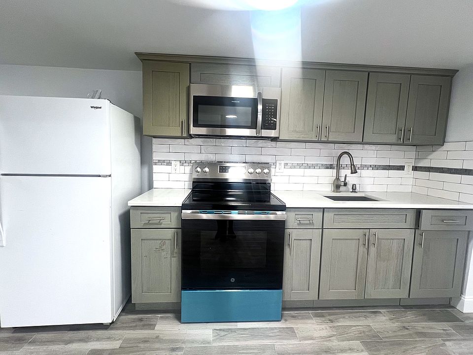 1st image of 2540 48th St #1