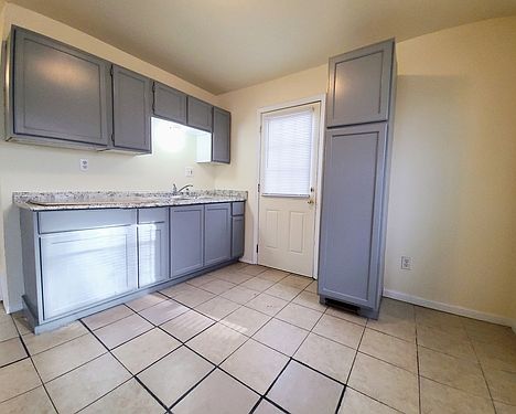 3rd image of 3928 N 30th St