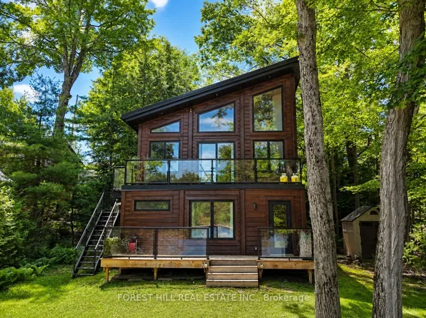 170 Hill St, Gravenhurst, ON P1P 1R2
