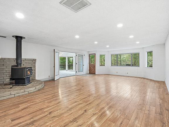 3rd image of 6900 Pleasant Creek Rd