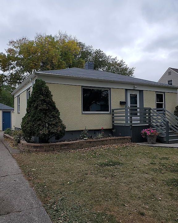 Stucco ext., front trek decking