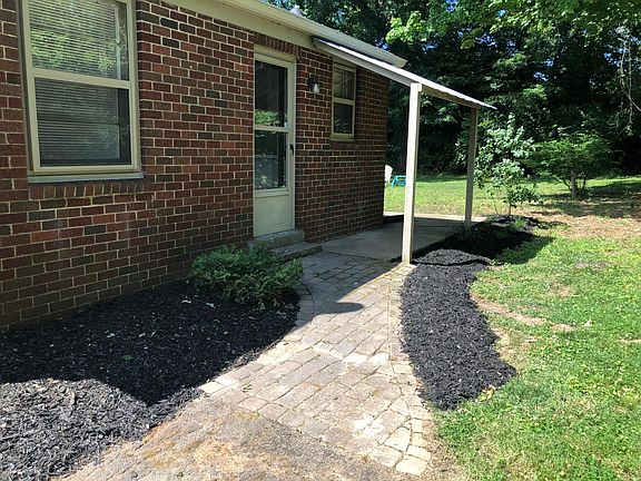 2nd image of 208 Gayland Ct
