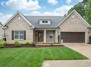 2719 Cottage Hill Ln, Winston Salem, NC 27106
