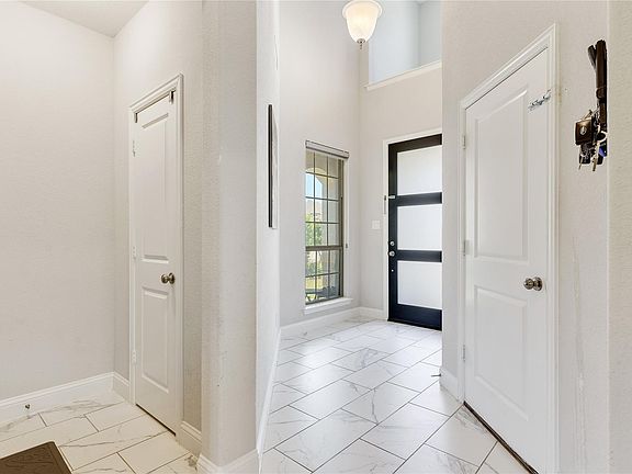 4th image of 1120 Ivory Horn Dr