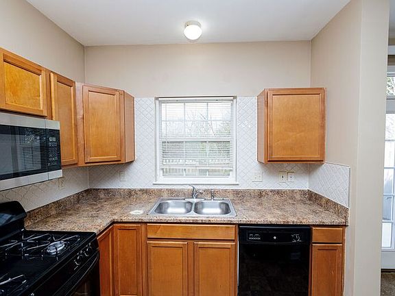 5th image of 320 Juniper Bend Cir