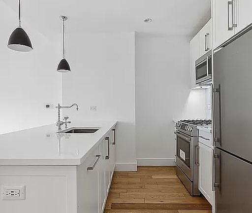 3rd image of 27-21 44th Dr APT 1206