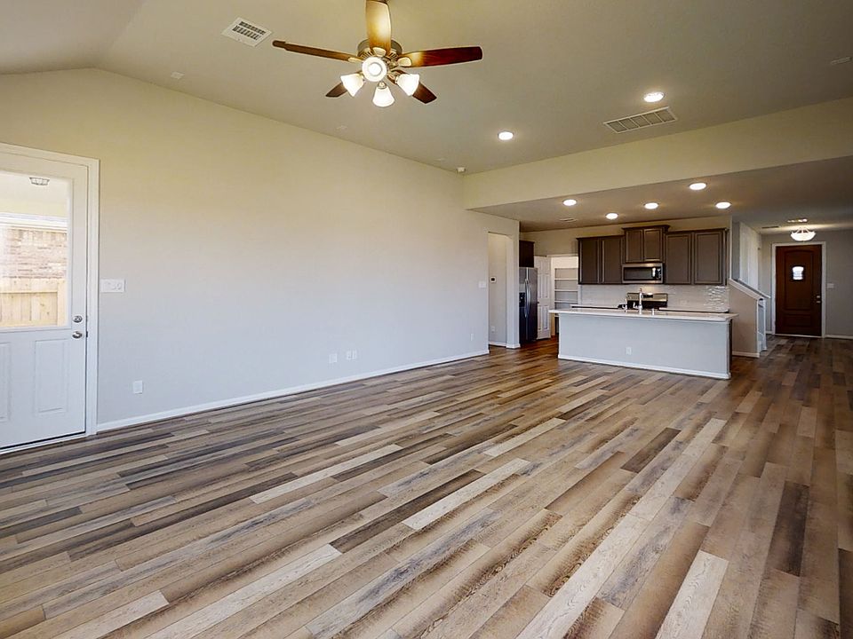 1st image of 26102 Lazywaters Dr #Xf8z8n