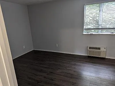 39 Shraders Ln — Photo 3