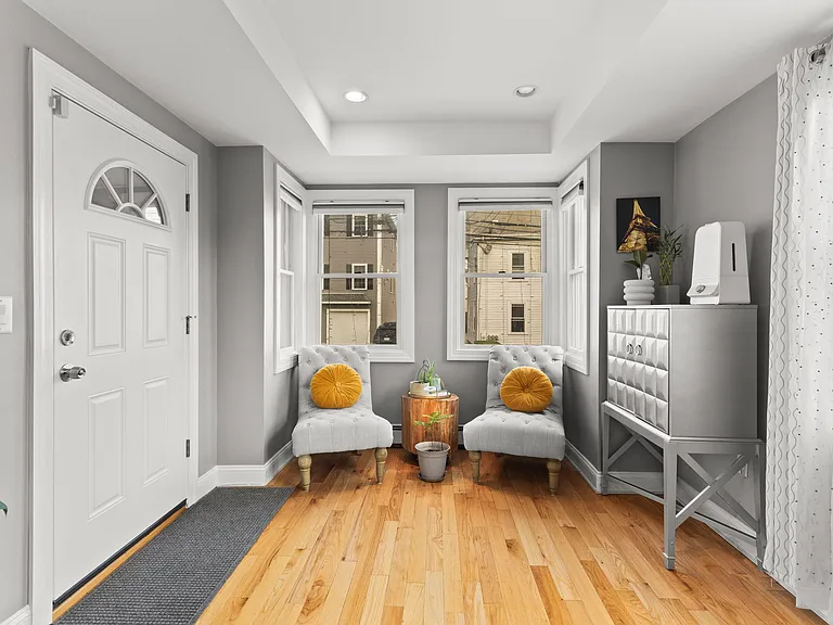 82 Hammond St #1 — Photo 9