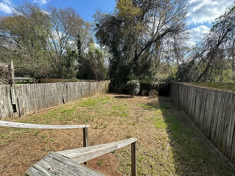 2448 Riverlook Dr — Photo 21