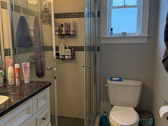 5th image of 149 Hillside St #3