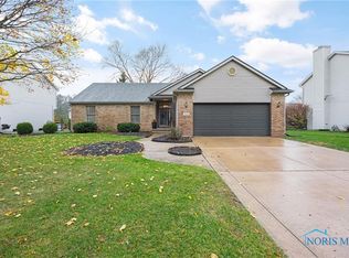 2221 Gradwohl Rd, Toledo, OH 43617