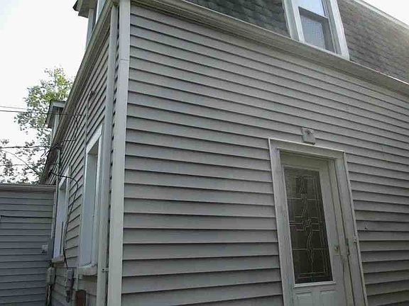 2nd image of 17121 Longfellow Ave