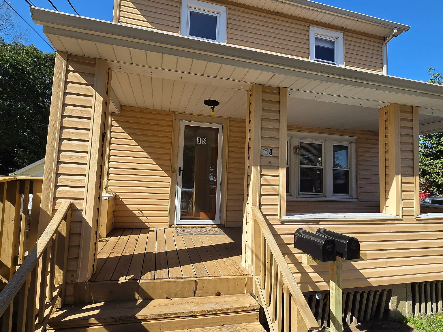 3 bed, 1140 sqft, $4,275 — Photo 1