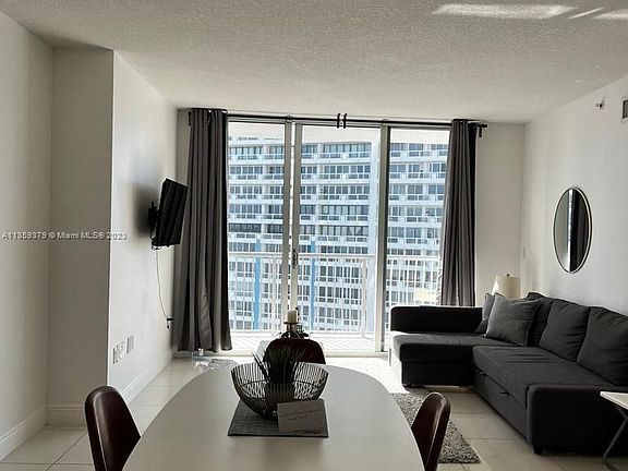 3rd image of 1750 N Bayshore Dr APT 2104