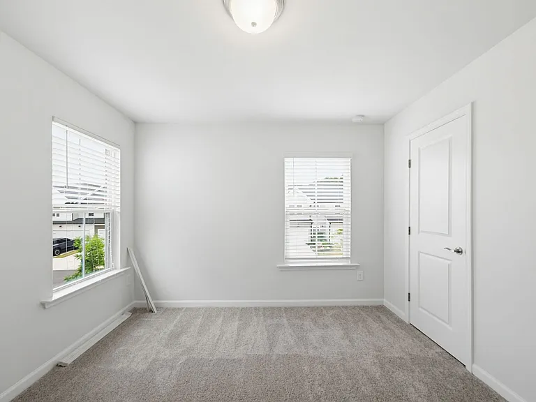2109 Sun Vibes Way — Photo 32