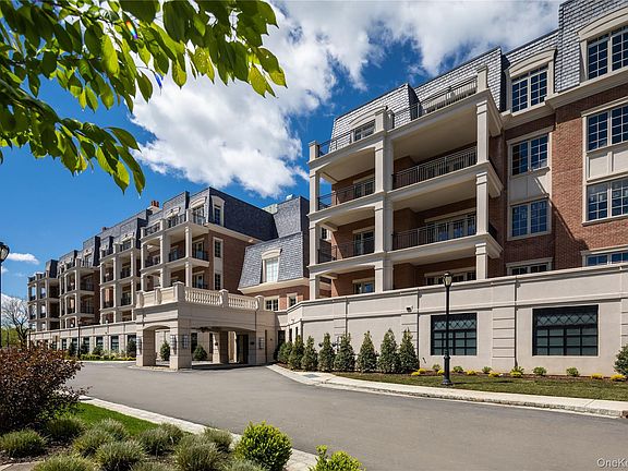 2nd image of 5000 Royal Ct #5103