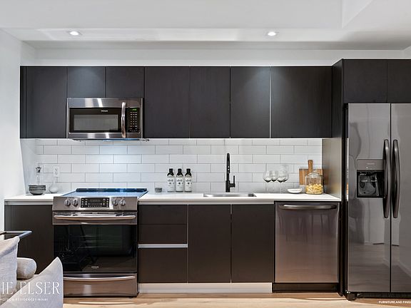 5th image of 398 NE 5th St #8XN5D6