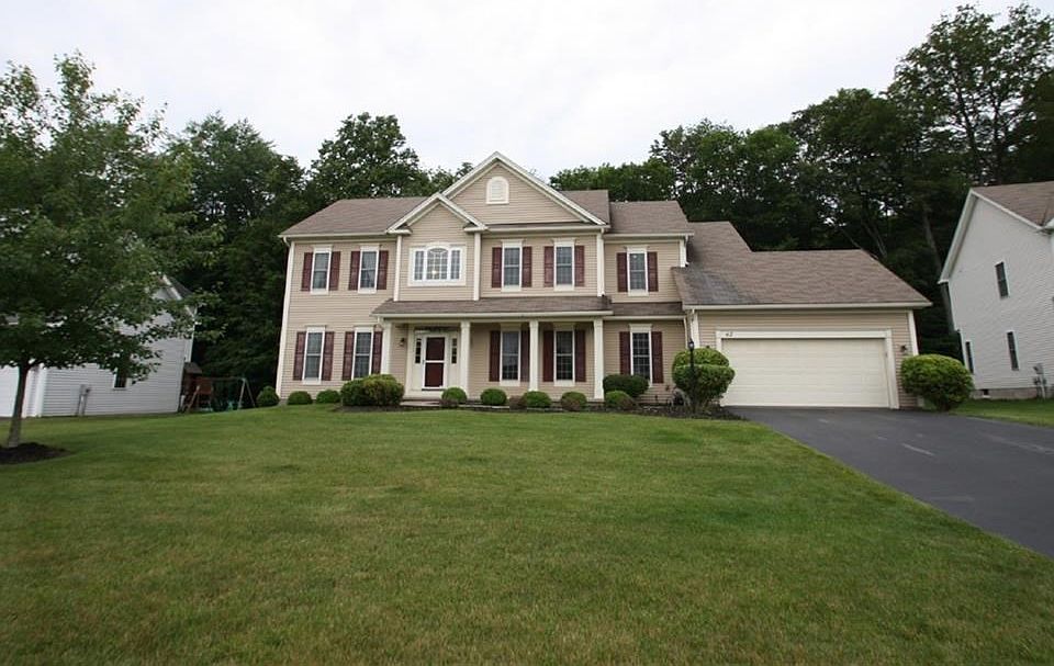 1st image of 62 Woodgreen Dr