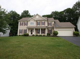 62 Woodgreen Dr, Pittsford, NY 14534