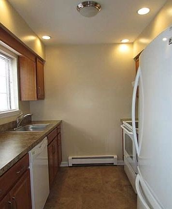 2nd image of 27 Brittany Dr